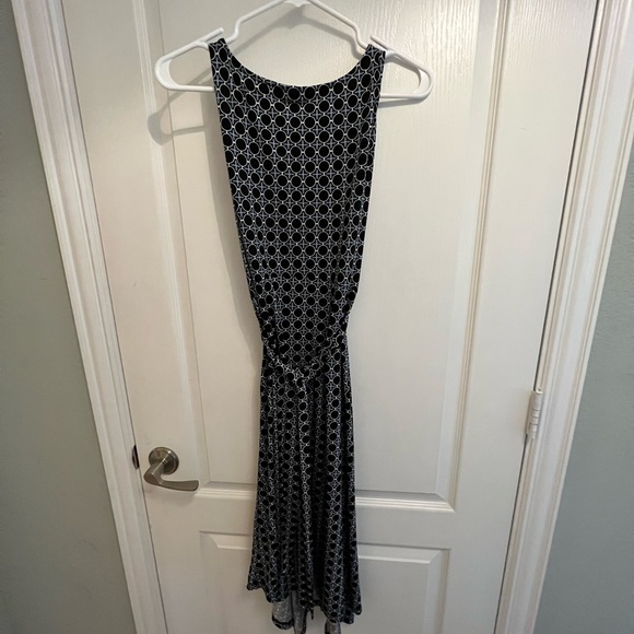 Motherhood Maternity Sleeveless Maxi Dress in Black/Blue Dot Pattern Small - Picture 3 of 5